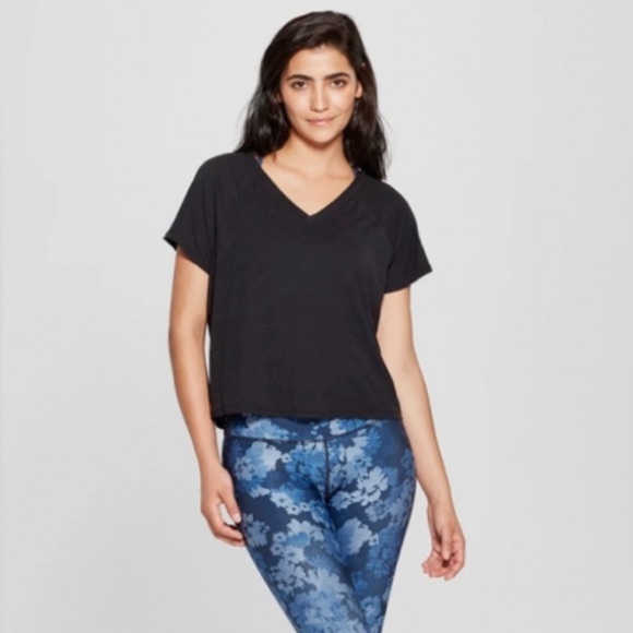 JOYLAB WOMEN’S LIGHTWEIGHT ACTIVE V-NECK T – SHIRT - Picture 1 of 4